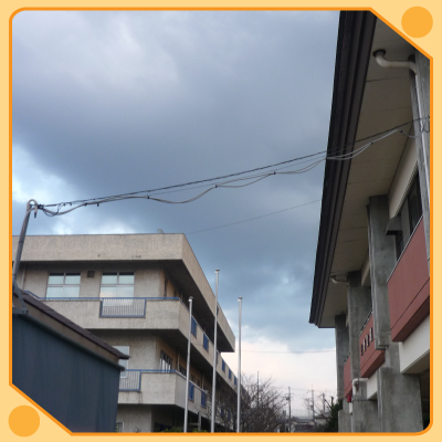 防犯カメラ架線工事3